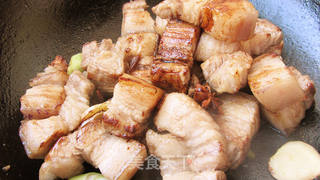 红烧肉炖芋头粉的做法步骤:9