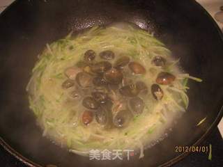 花蛤炖萝卜的做法步骤:7