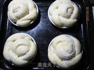 超软芋泥花朵面包的做法步骤:10