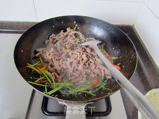 芫爆牛肉丝的做法步骤:12
