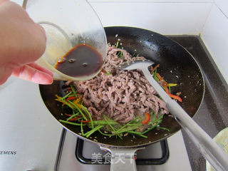 芫爆牛肉丝的做法步骤:13