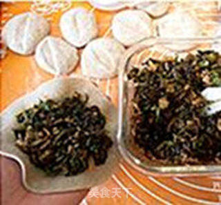 怎样用北非塔吉锅蒸中式面点——荞面荠菜豆渣包的做法步骤:5