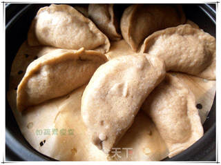 怎样用北非塔吉锅蒸中式面点——荞面荠菜豆渣包的做法步骤:10
