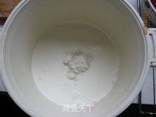 简单裱花生日蛋糕的做法步骤:2