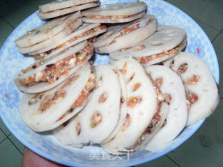 《酥炸香菇藕盒》的做法步骤:14