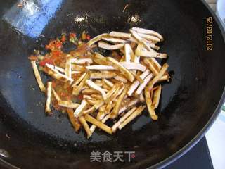 剁椒芹菜炒豆腐的做法步骤:5