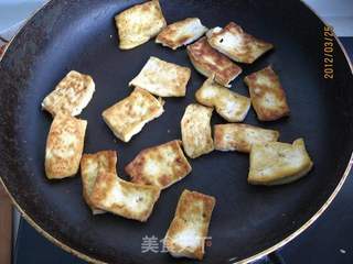 剁椒芹菜炒豆腐的做法步骤:3