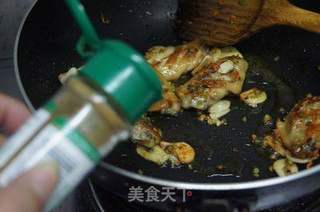 无油更健康--蒜香鸡翅的做法步骤:8