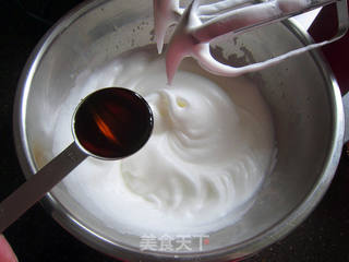 枫糖浆戚风蛋糕的做法步骤:9