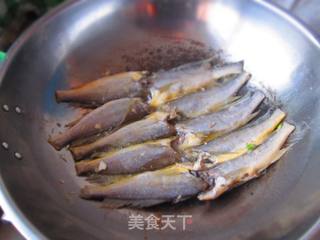干煎黄花鱼的做法步骤：3