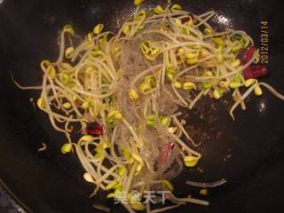 黄豆芽炒粉的做法步骤:6