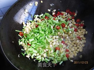 芹菜辣豆芽的做法步骤：6