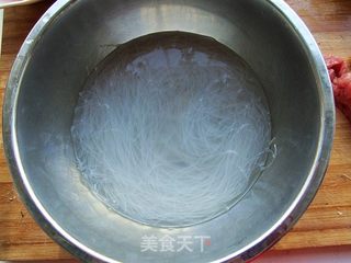番茄皮蛋粉丝汤的做法步骤:4