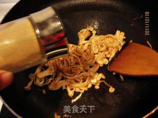 罴芝麻金针菇的做法步骤:5