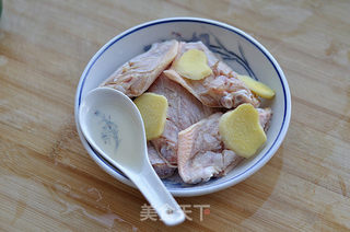 粽香鸡翅的做法步骤:2