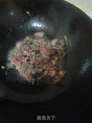 孜然青椒炒牛肉的做法步骤:7