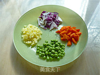 鲜虾咖喱乌冬面的做法步骤:2