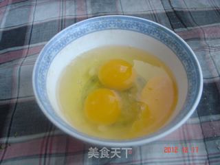 圆葱炒鸡蛋的做法步骤：2