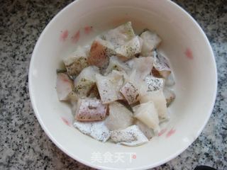 四宝鳕鱼丁的做法步骤：3