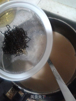 红豆焦糖奶茶的做法步骤:6