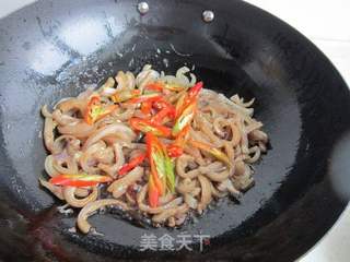 毛芹炒肉皮的做法步骤:6