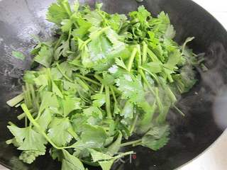 毛芹炒肉皮的做法步骤:7