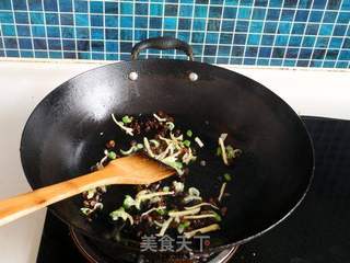 豆干回锅肉的做法步骤:8