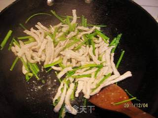 香菜炒肉丝的做法步骤:8