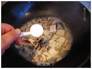 冻豆腐炖蟹味菇的做法步骤:11