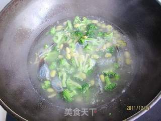 皮蛋蓝花汤的做法步骤:8