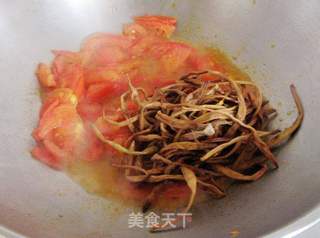 萱草花西红柿蛋面的做法步骤:5