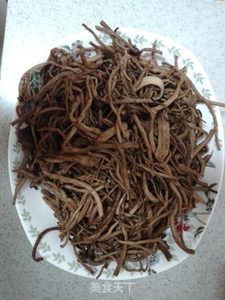茶树菇炒牛肉的做法步骤:3
