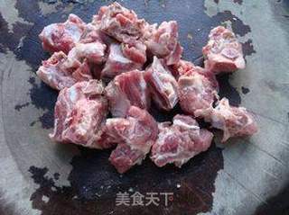家常小菜——南瓜烧排骨的做法步骤：1
