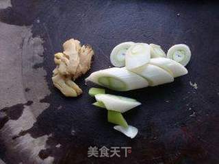 家常小菜——南瓜烧排骨的做法步骤：2