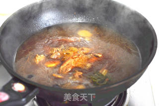 汤浓肉香的火锅更好吃-----猪排火锅的做法步骤:6