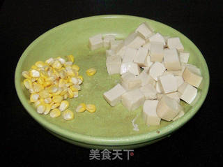 鲜虾豆腐汤的做法步骤:2