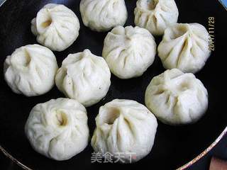菠菜贝丁鲜肉生煎包的做法步骤:10