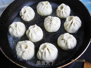 菠菜贝丁鲜肉生煎包的做法步骤:9
