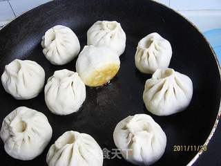 菠菜贝丁鲜肉生煎包的做法步骤:8