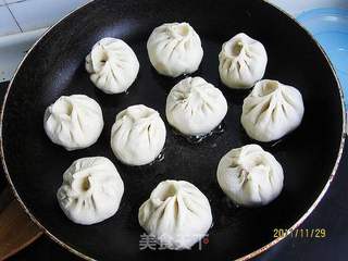 菠菜贝丁鲜肉生煎包的做法步骤:7