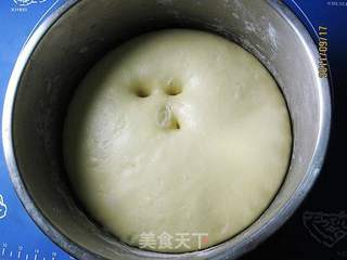 老式小卷面包的做法步骤:2