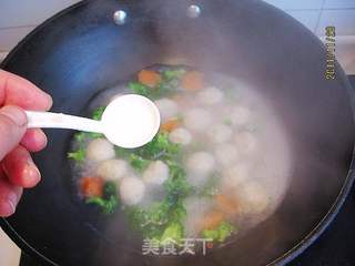 西兰花鸡丸汤的做法步骤:7