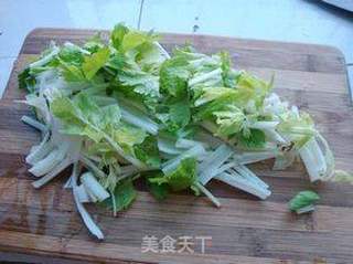 补钙家常小菜——芹菜炒虾皮的做法步骤:3