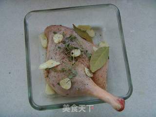 细嫩甘香---油封鸭腿的做法步骤:2