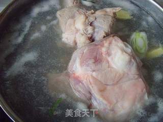 【食尚擂台火锅赛区】：醇香无比---沙嗲火锅的做法步骤：1