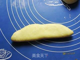 蓝莓果酱长排面包的做法步骤:4