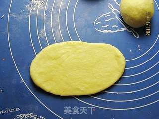 蓝莓果酱长排面包的做法步骤:3