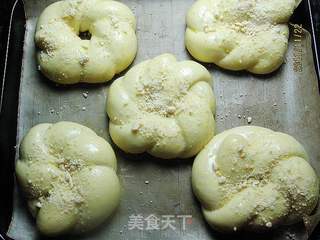 奶酥花环面包的做法步骤:8