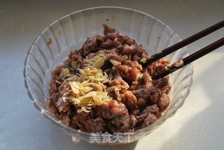 既要留住菜汁,还要保证饺子馅不出水的秘笈——【芹香水饺】的做法步骤:3