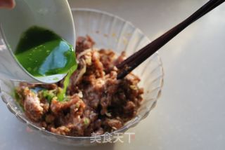 既要留住菜汁,还要保证饺子馅不出水的秘笈——【芹香水饺】的做法步骤:6